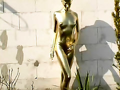 Crazy naked japon usa online statue