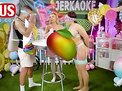 Jerkaoke - Sheena Ryder and mujeres embarasdas Thugger