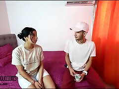 Tengo Una Conversacion Con Mi Hermanastra Y Me Termina Follando - Porno En Espanol