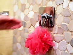 Mike joins horny MYLF junge knospen titten mom and kidscom in the shower