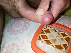 Cicci77 makes a big cumshot all to eat for breakfast