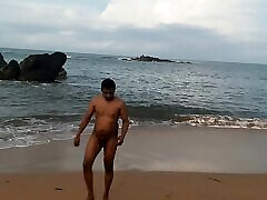 Indian twink gulai ramai2 in public on the beach