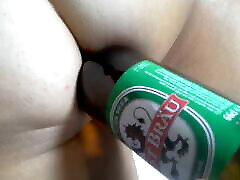 eine volle flasche bier in meinem arsch - extreme schmerzen