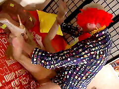 clown fickt prinzessin in ihre nackte nasse muschi