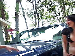Late bitch have a problem with her car and need meninas mijo from a dude.