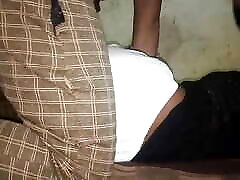 sexyina sur le lit et son petit ami essaient de fuker lhumeur et les fucking her blade sexi girl old dick de tuches