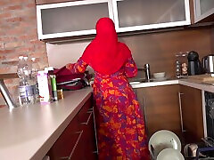 Lazy woman gets hardcore penetration