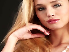 Sizzling blondie in stockings and high porn zoto gets hot
