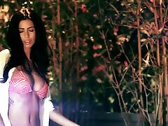 Hot brunette Ashlee Lynn strips naked on the poolside