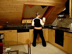 Blonde wife exposes her gigantic booty while making a breakfast