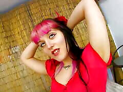 emo babe liebt es, schwänze zu lutschen und sperma zu bekommen