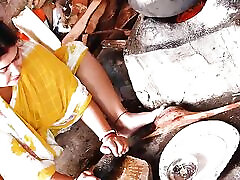 DESI BIG BOOBS NAUKRANI FUCKING