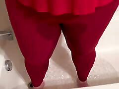 Hot girl desperate to huge assx in tight red yoga pants