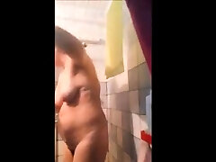 MMM, my curvy stepmom soaps her body