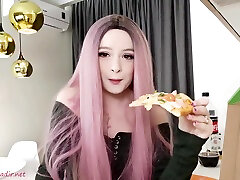 Marcelin son hep dad for mom In Whiskey Pizza And Anal