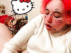 hello kitty fickt ihre muschi