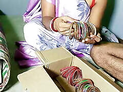 Village Bhabhi Ne Chudi-Wale Se Thukayi Karwayi, Bengali XXX Sex Video