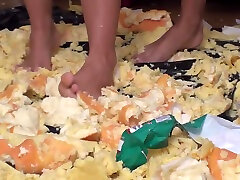 crushing heels füße