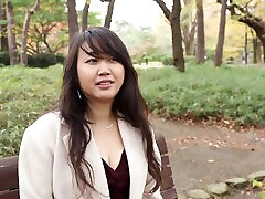 0000912 三十路巨乳の日本人女性がガン突きされる人妻NTR痙攣イキセックス