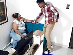 I surprise my boss with a gift and she gives me a good blowjob. Part 1.