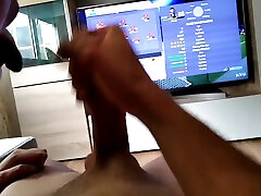 A Rich Blowjob While We Play teen hottie fucks oldy 20