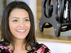Josie Jagger with natural boobs moans while getting pleasured