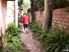 The gardener follows the blonde to her room to seduce her into having anal sex