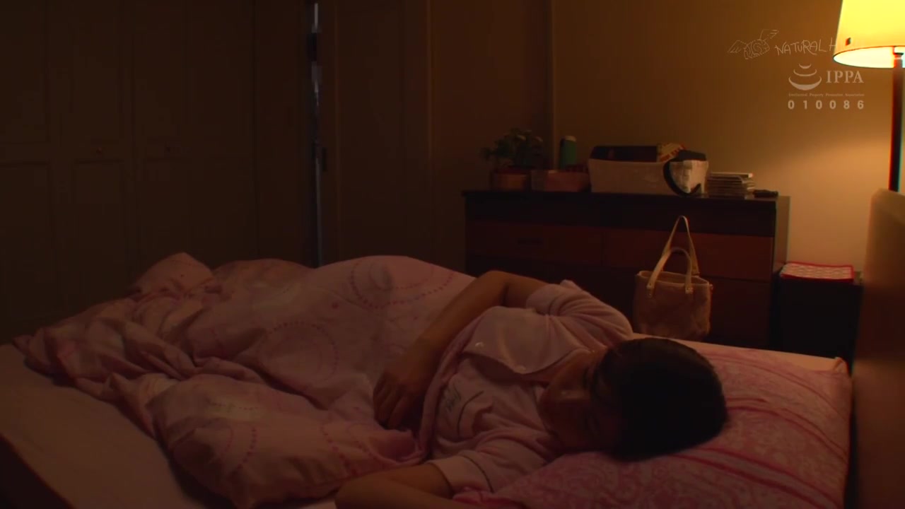 寝ている姉のアナルを毎晩こっそりいじっていたらち○ぽが根元まで入るほどガバガバになりました